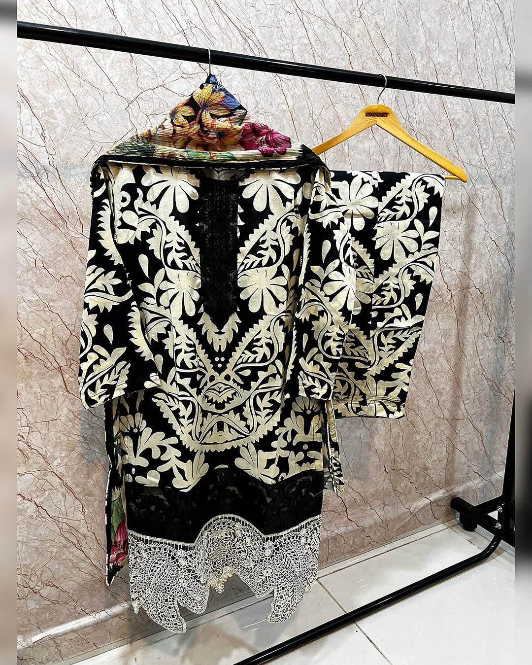 Fashion Flow 3 Piece Stitched Lawn Outfit