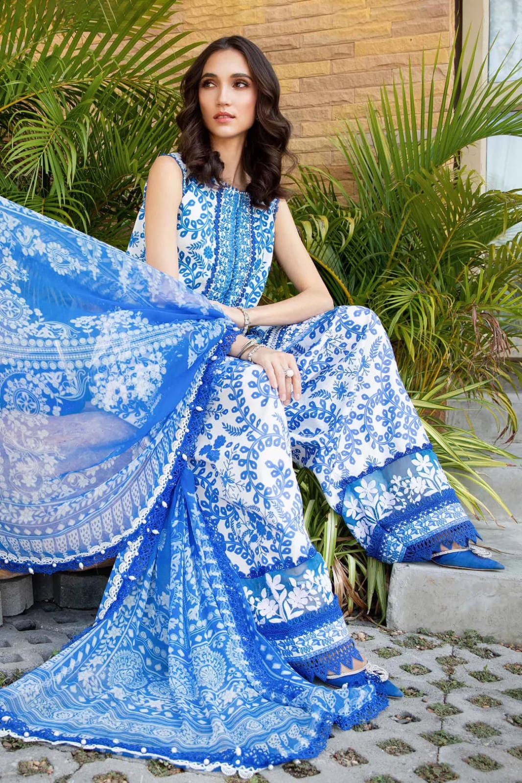 Fashion Flow 3 Piece Stitched Lawn Outfit