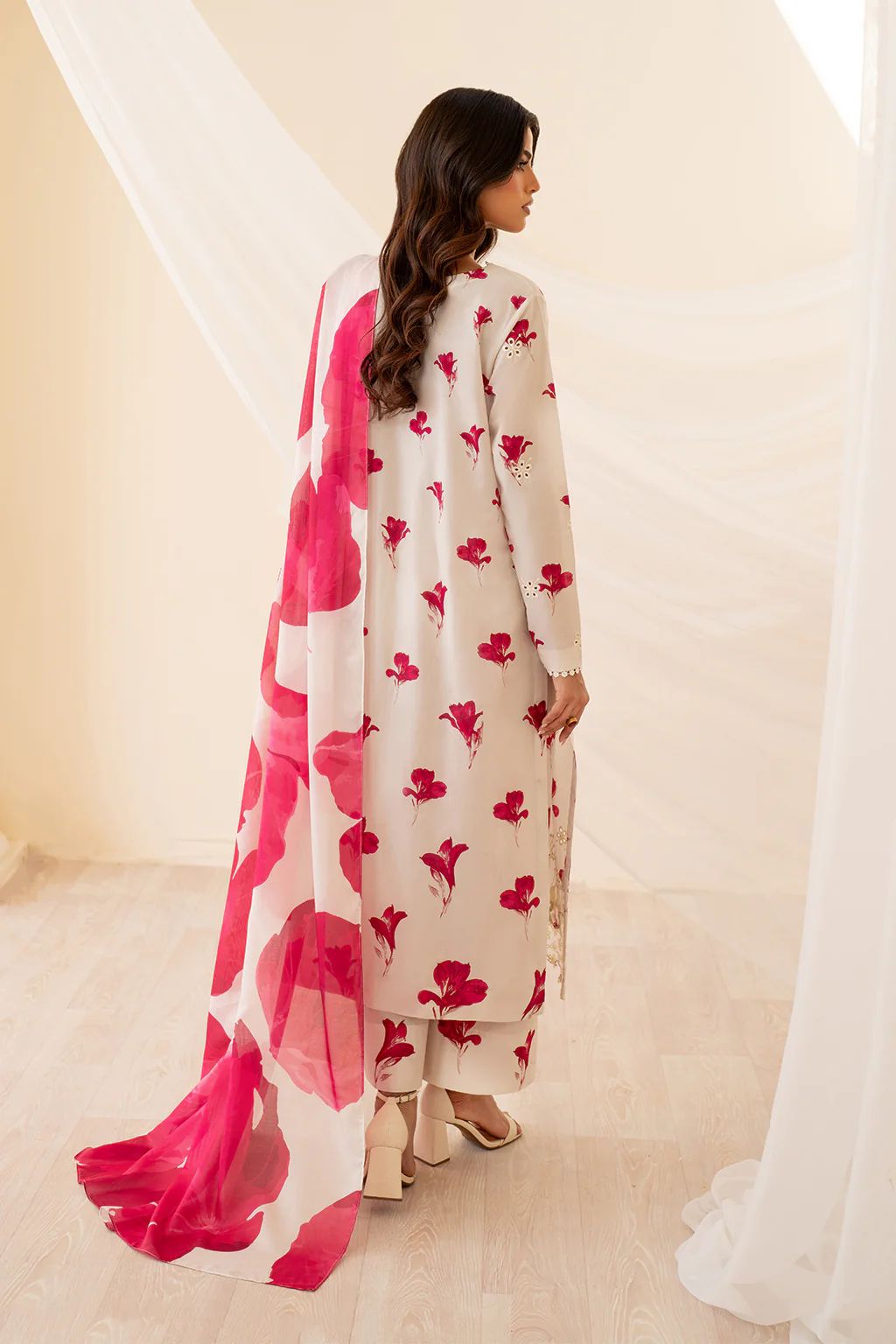 Iznik Chikankari Collection